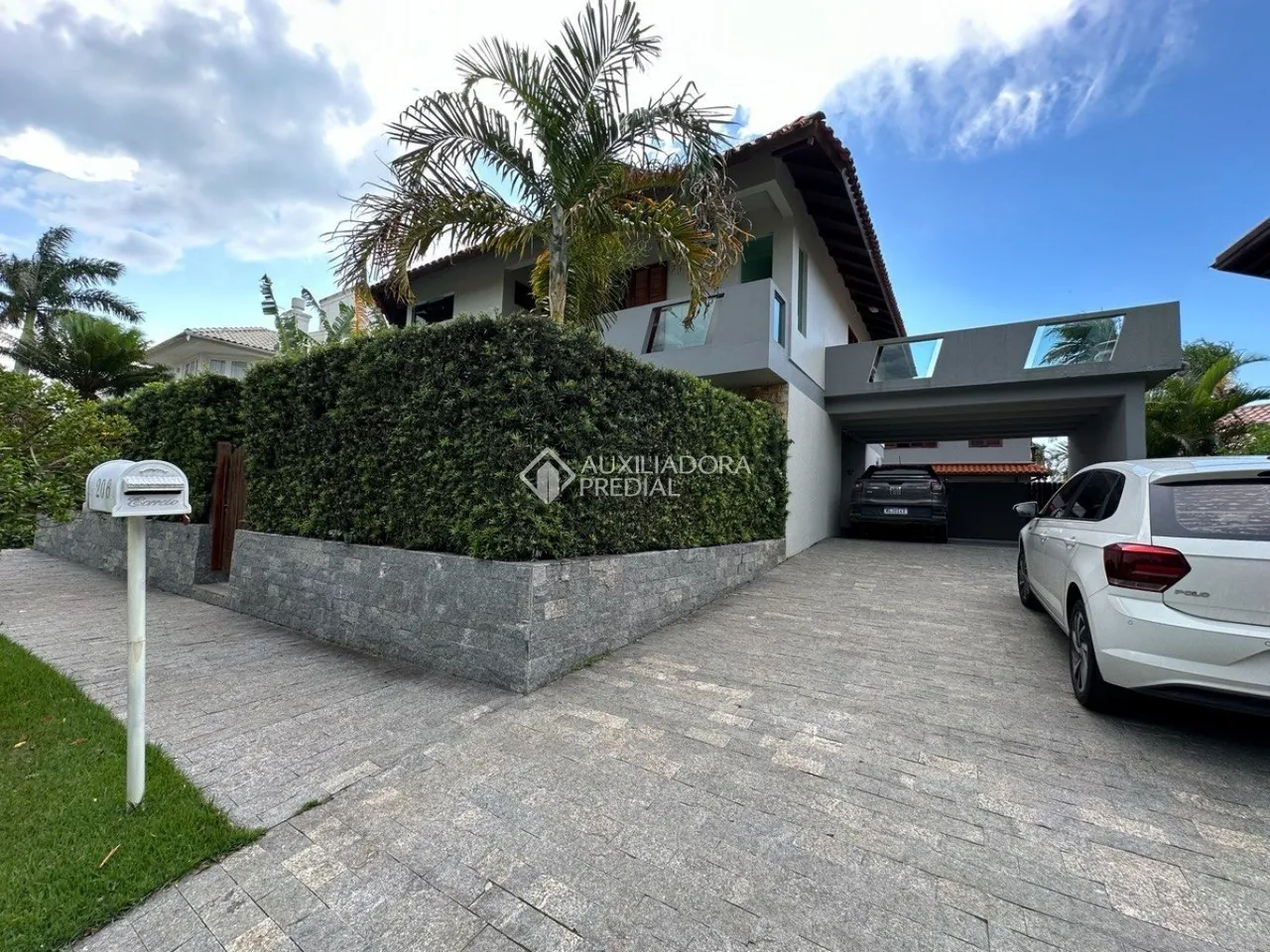 3 quartos e varanda envidraçada: casa de 288 m² — photo 9