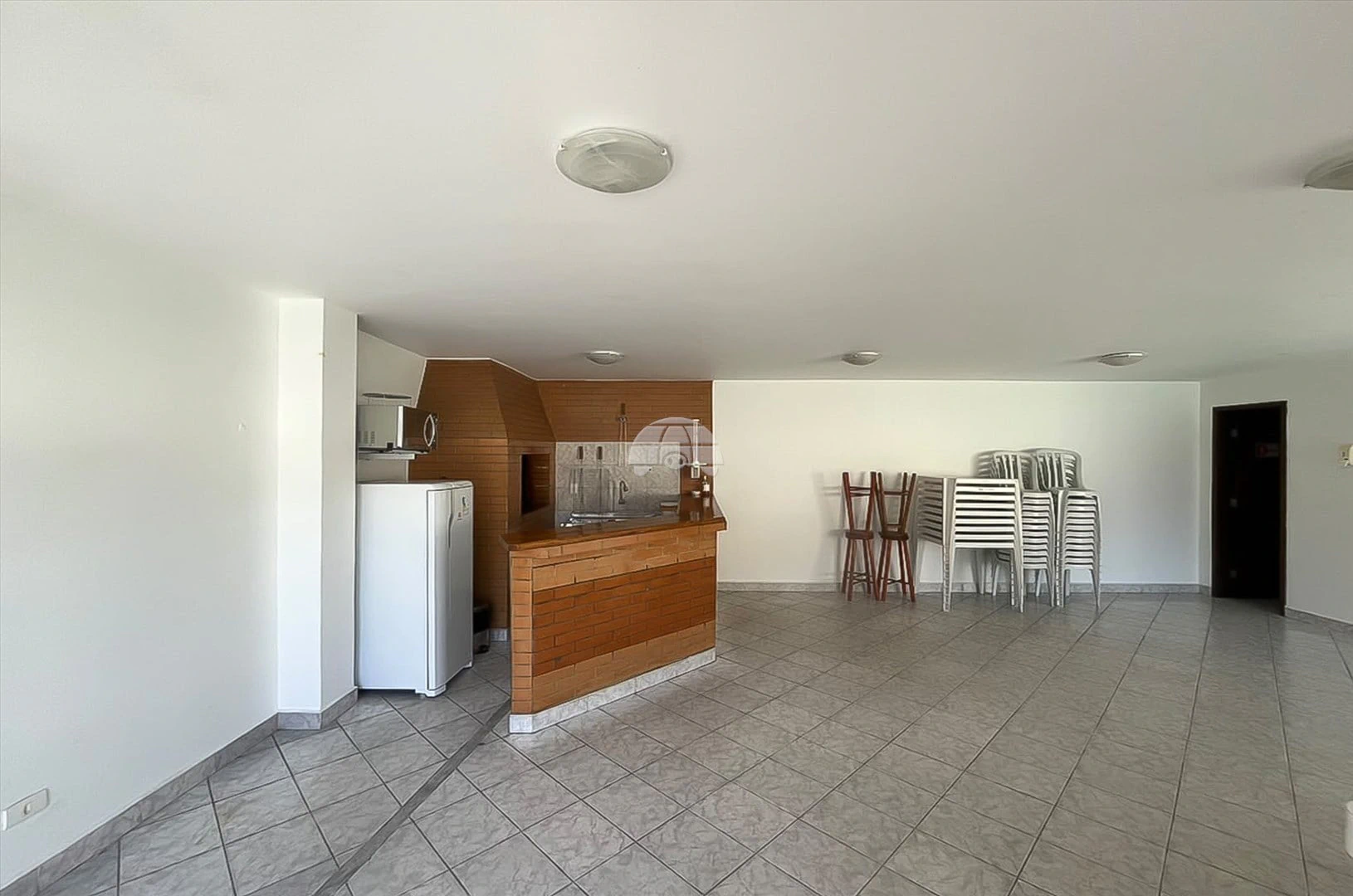 2-bedroom house with a walk-in closet in Curitiba — photo 28