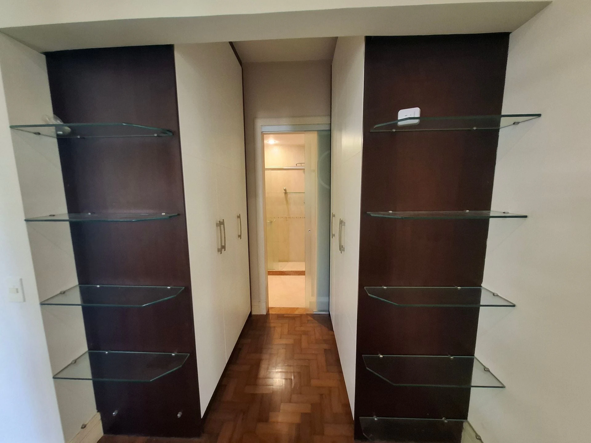 Floor-to-ceiling windows in a 3-bedroom apartment, 150 m² — photo 29