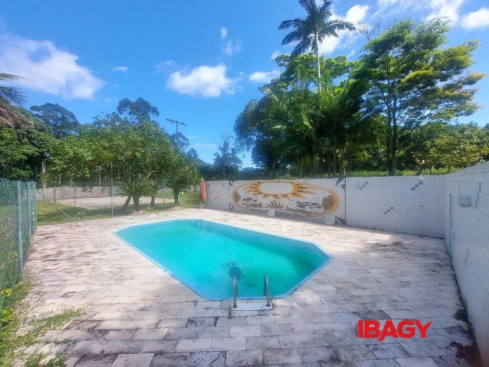 Furnished house with 5 bedrooms on 5200 m² — photo 67