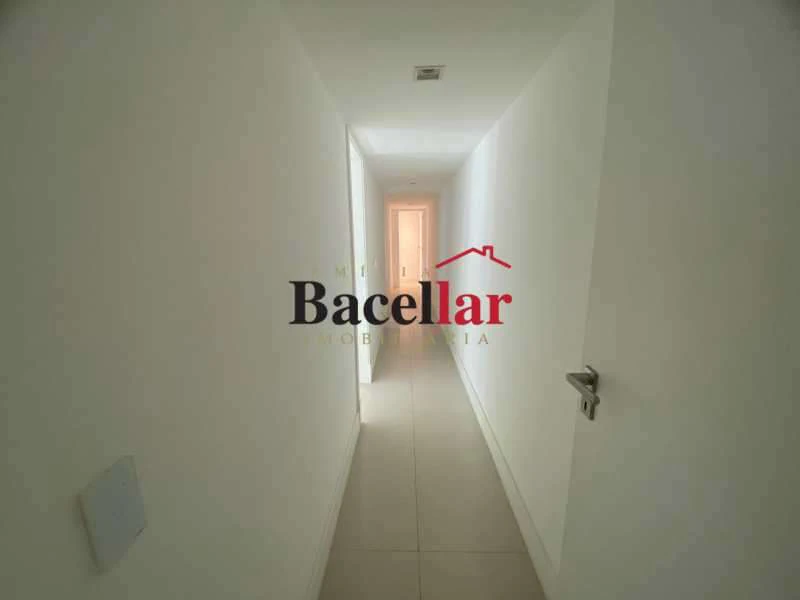 Apartamento con 4 suites y 229 m² con cocina cerrada — photo 25