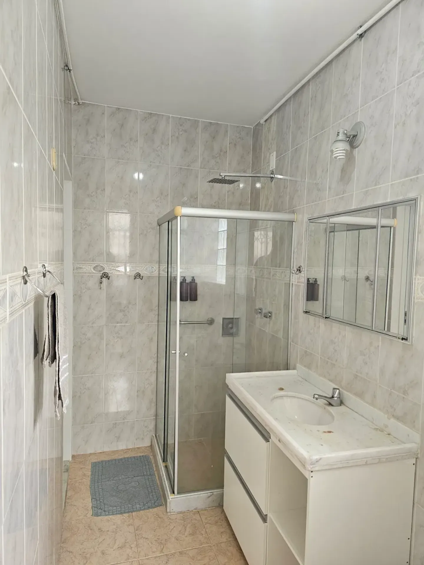 Furnished 2-bedroom apartment with balcony and 74 m² — photo 11