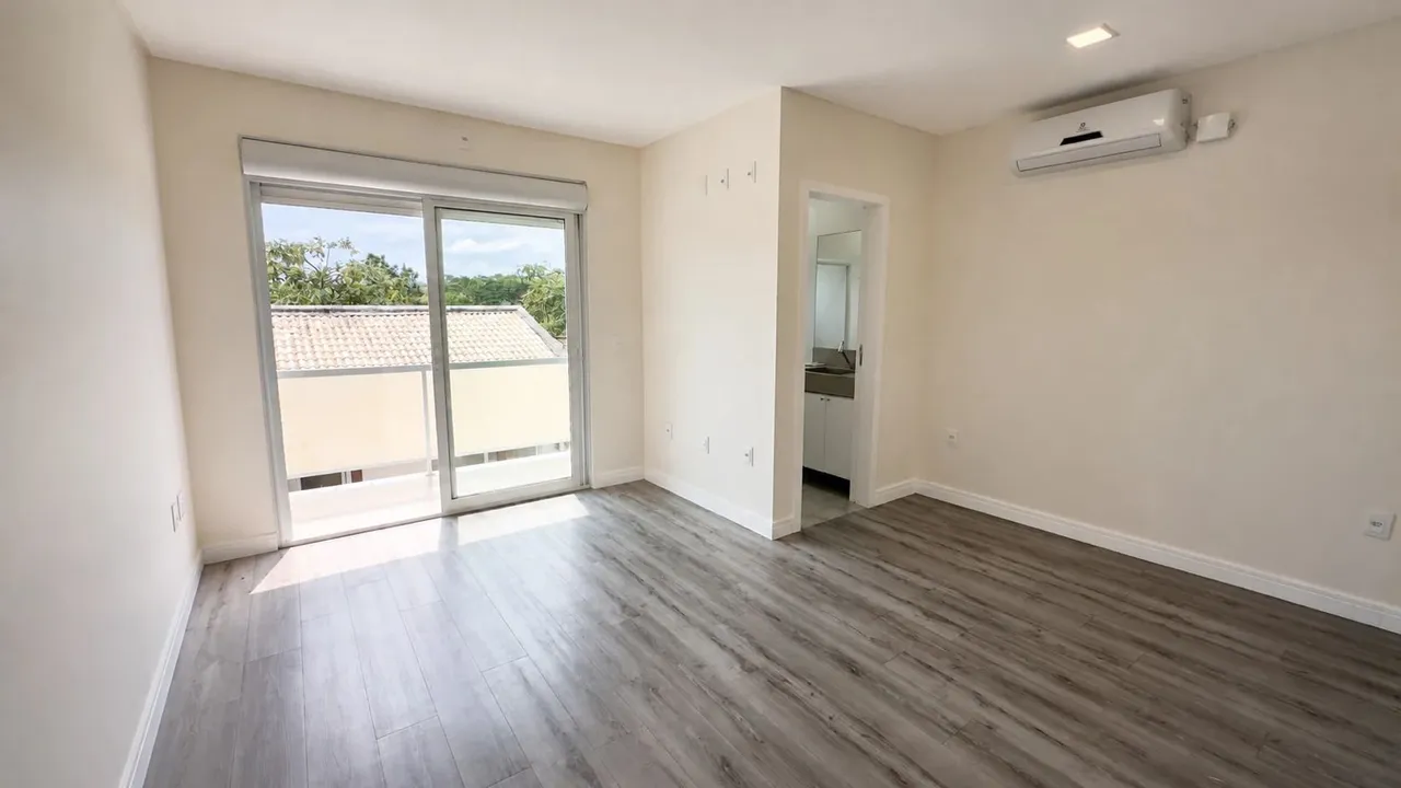 Washing machine in a 4-bedroom house, 200 m² — photo 8