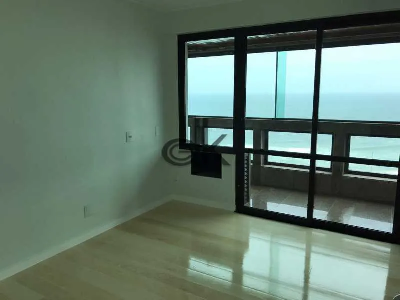 Apartamento mobiliado com cozinha fechada e 4 quartos — photo 15