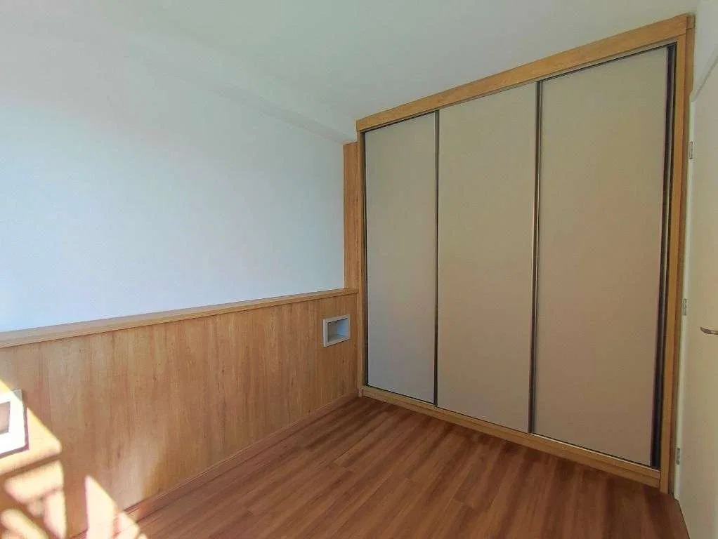 2-bedroom apartment with wood or laminate floors in Curitiba — photo 23