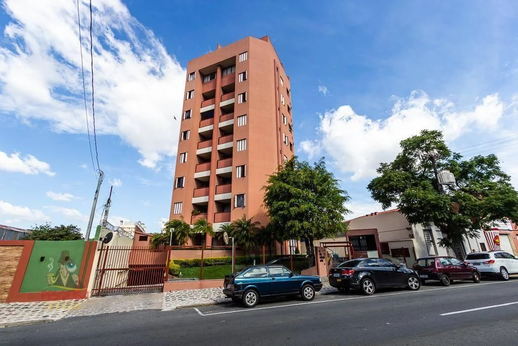2-bedroom apartment with wood or laminate floors in Curitiba — photo 17