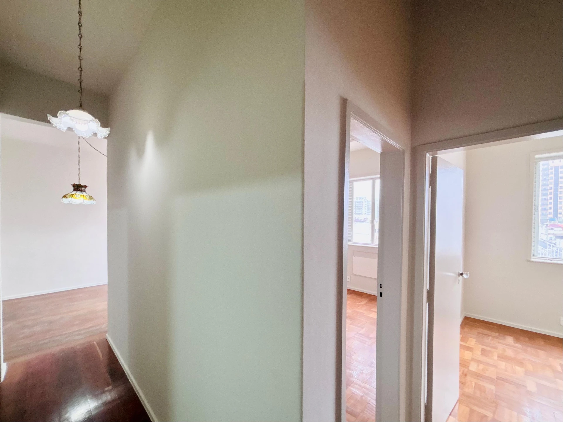 Apartment, 92 m², with wood or laminate floors — photo 15