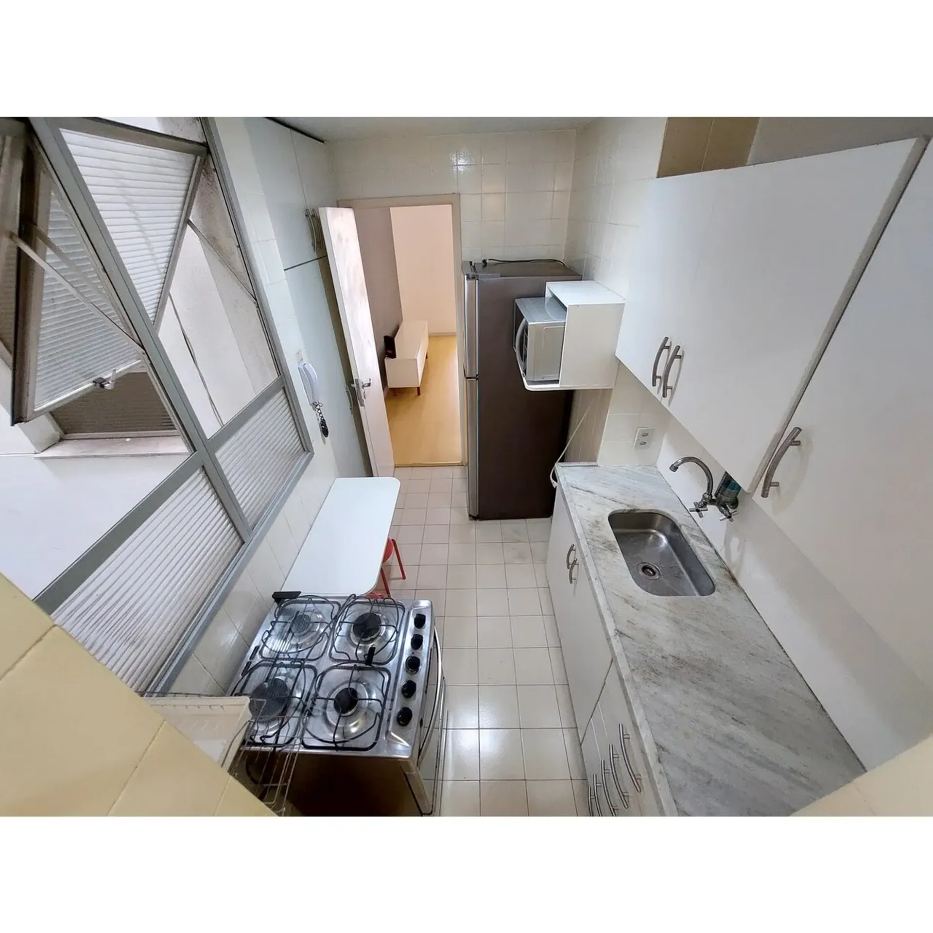 One-bedroom apartment with a washing machine — photo 25