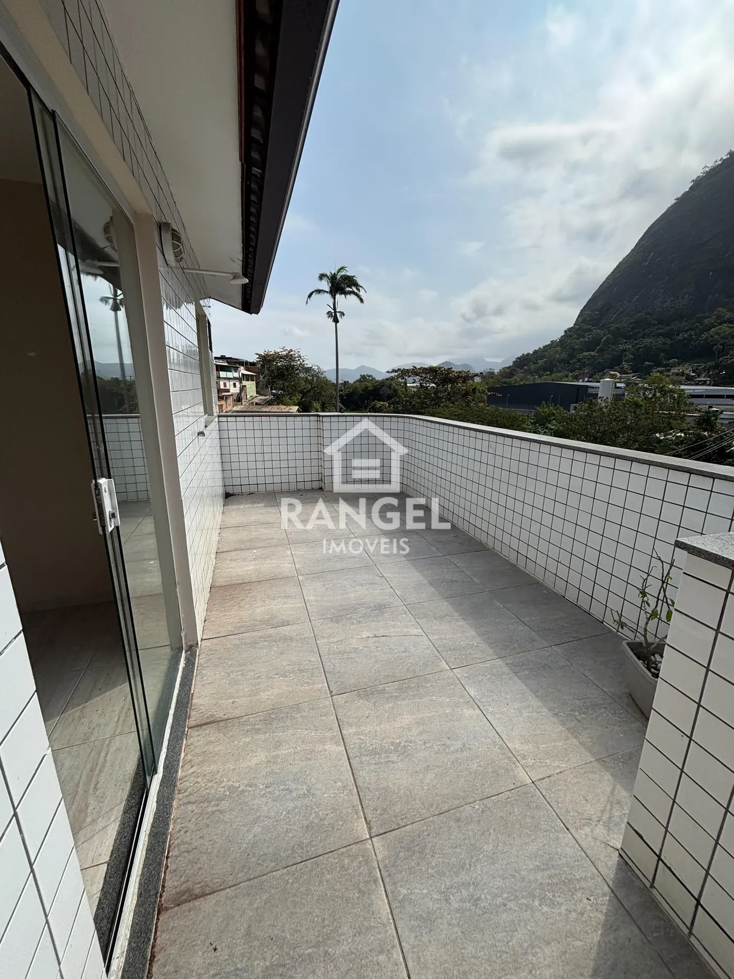 Vista a la montaña y 2 dormitorios: departamento de 76 m² — photo 8