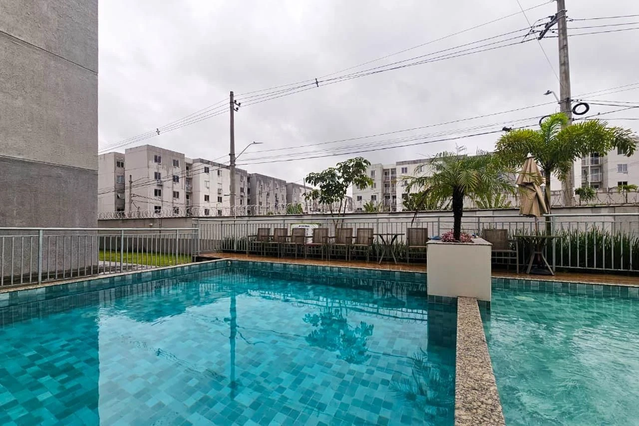 Apartamento de 2 quartos em condomínio com piscina — photo 37
