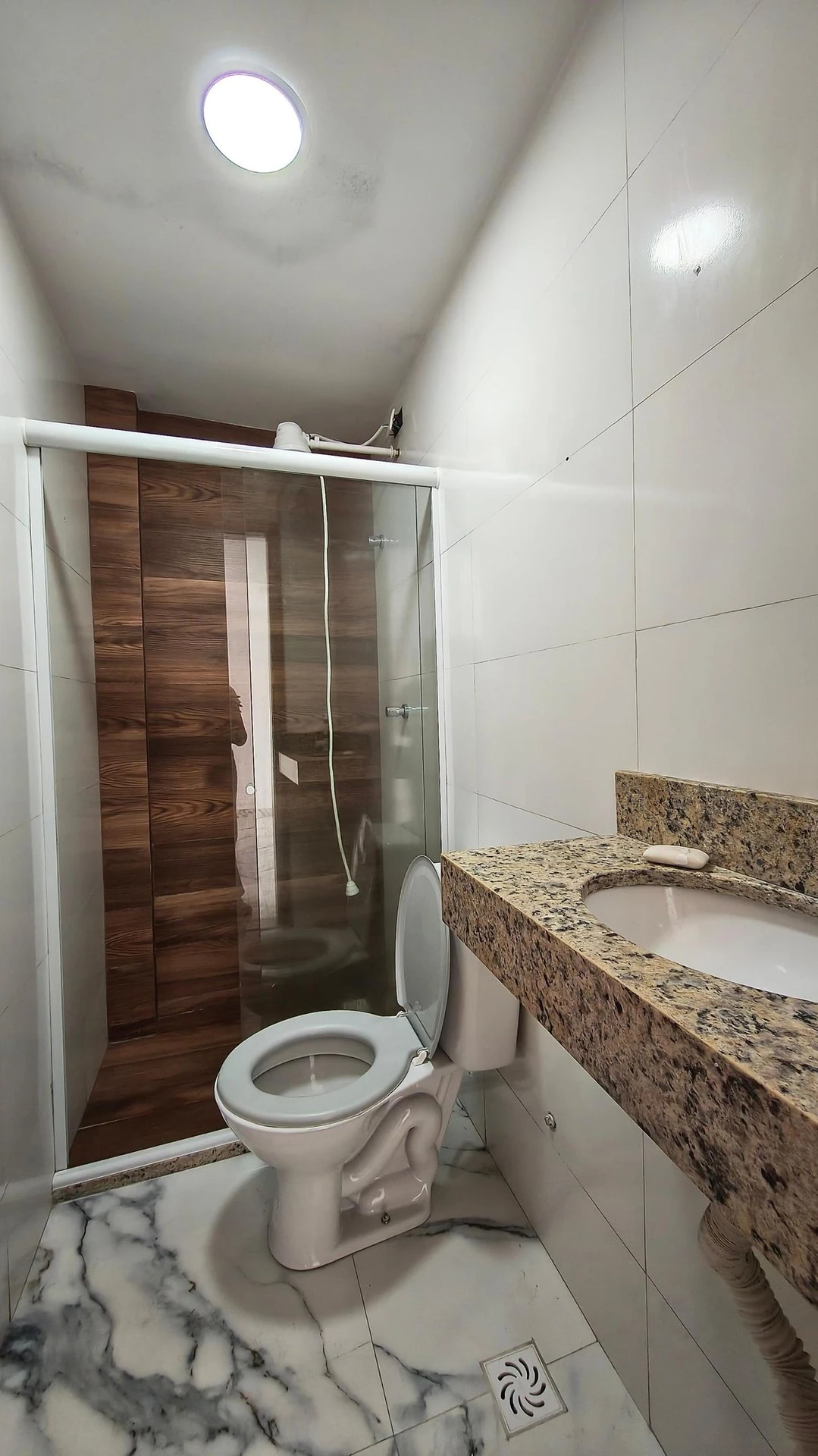 2-bedroom apartment with a glass-enclosed balcony — photo 7