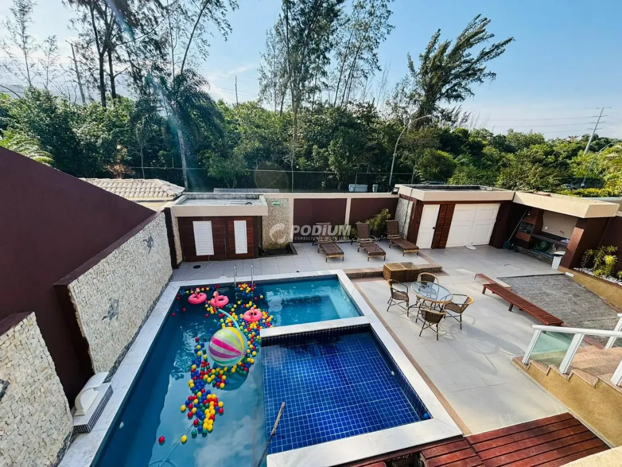 Unfurnished house with 5 bedrooms and 5 bathrooms — photo 8