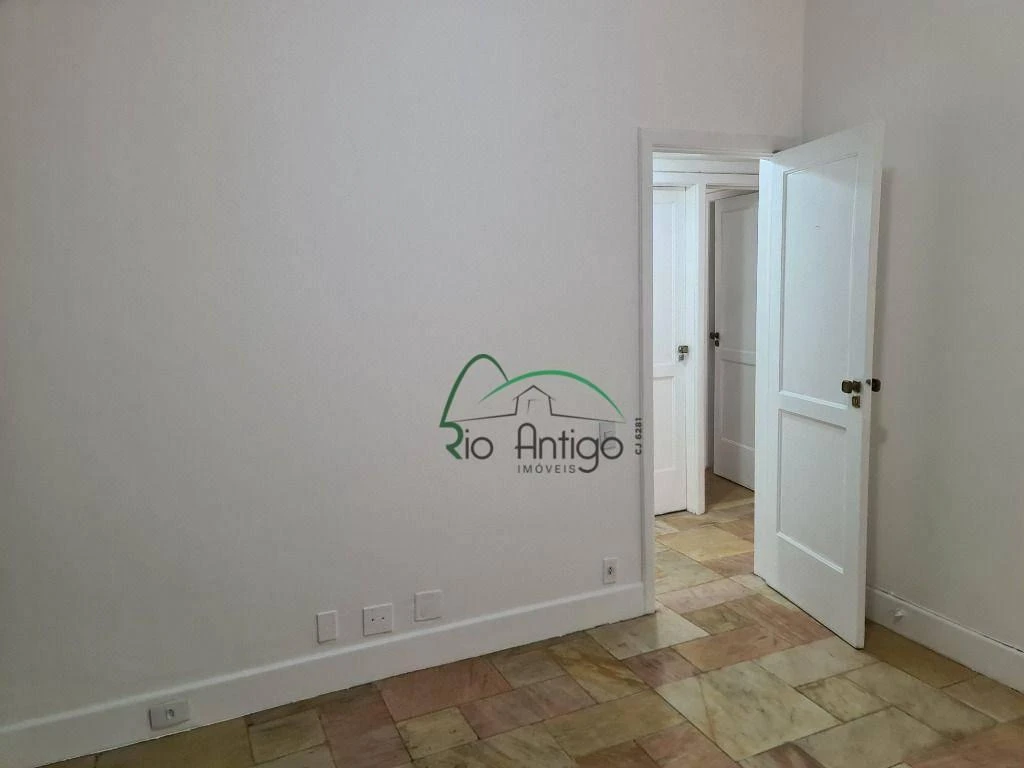 Home office in a 3-bedroom apartment, 110 m² — photo 23