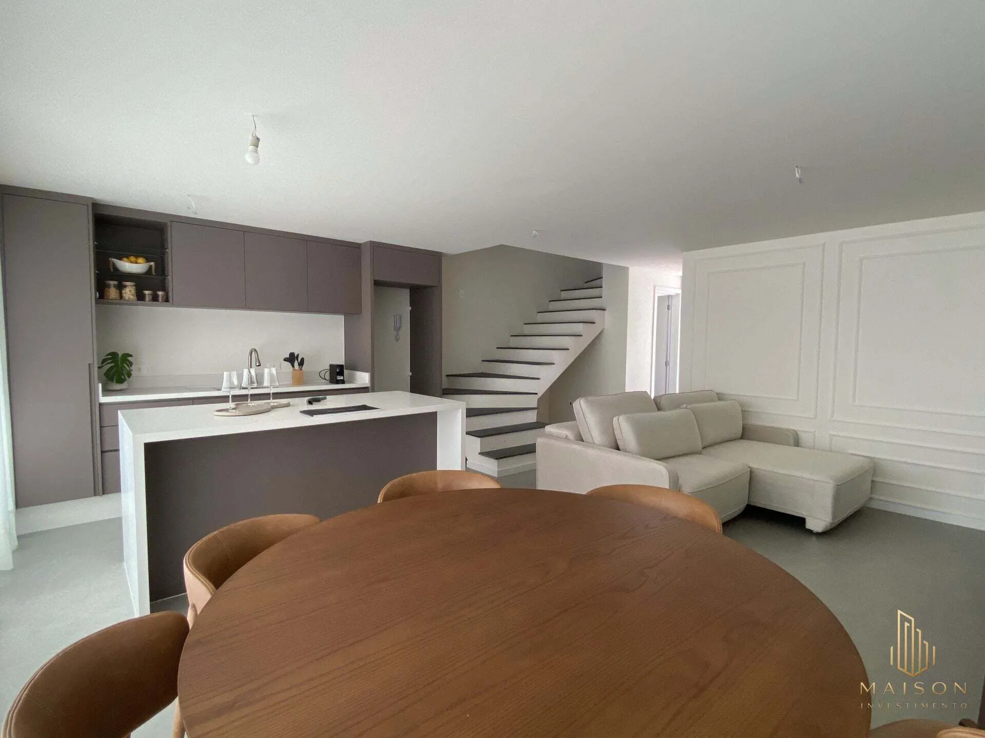 Condo house with 3 en-suite bedrooms and private garden