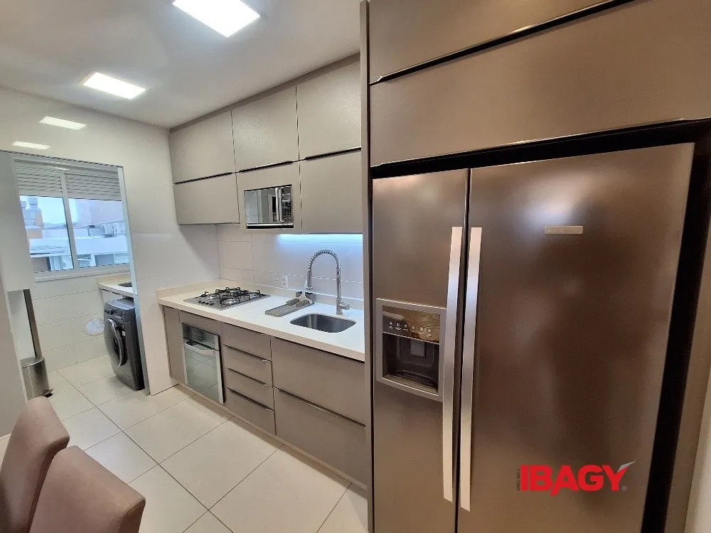 Furnished 2-bedroom apartment with 2 en-suite baths
