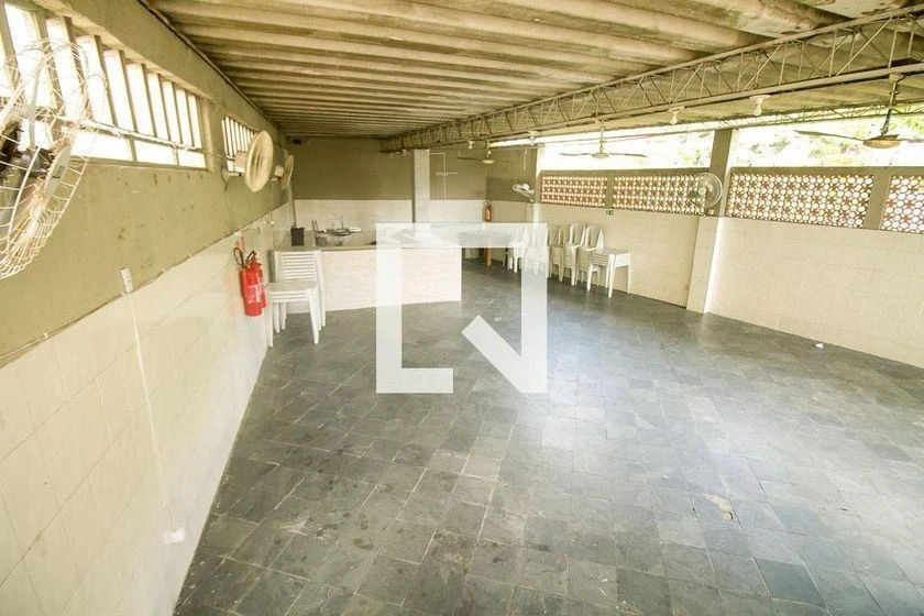 2-bedroom apartment in a building with a pool — photo 37