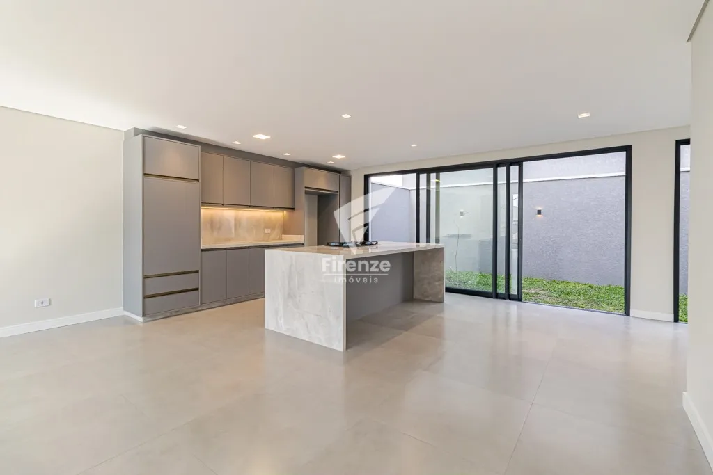Furnished house with 4 bedrooms and 320 m² — photo 32