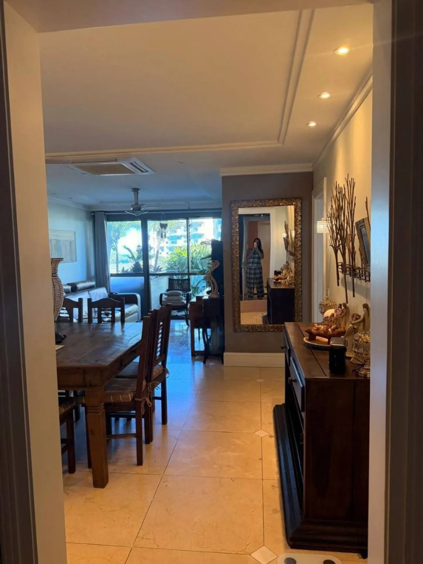 3-bedroom, 4-bath apartment with a closed kitchen — photo 9