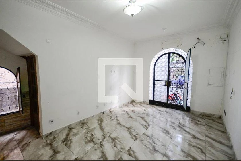 Rental house with 8 bedrooms and 8 bathrooms — photo 36