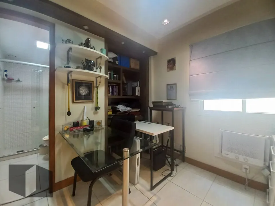 Furnished 3-bedroom apartment with 3 baths and balcony — photo 10