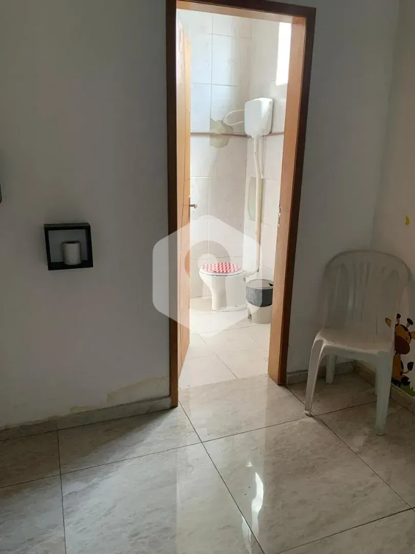 Furnished 216m² house with 4 bedrooms and balcony — photo 26