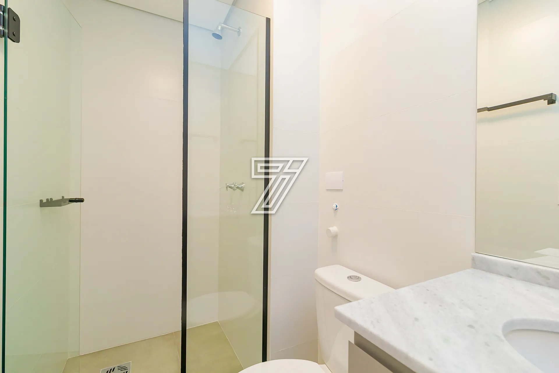Floor-to-ceiling windows in a one-bedroom apartment, 29 m² — photo 26