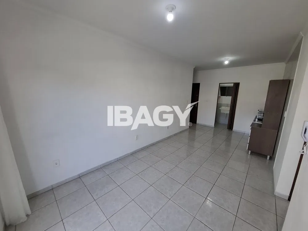 Apartment with open-plan kitchen and balcony grill — photo 3