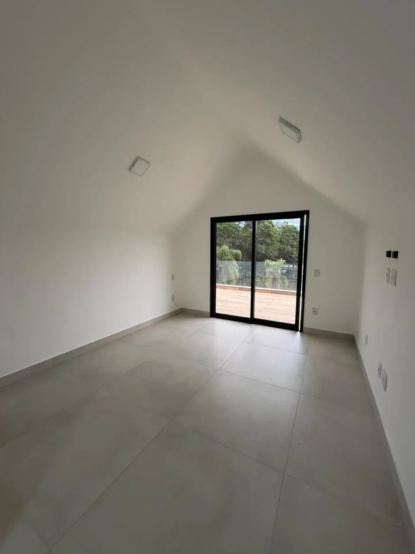 450 m² house with 4 bedrooms and an open-plan kitchen — photo 29