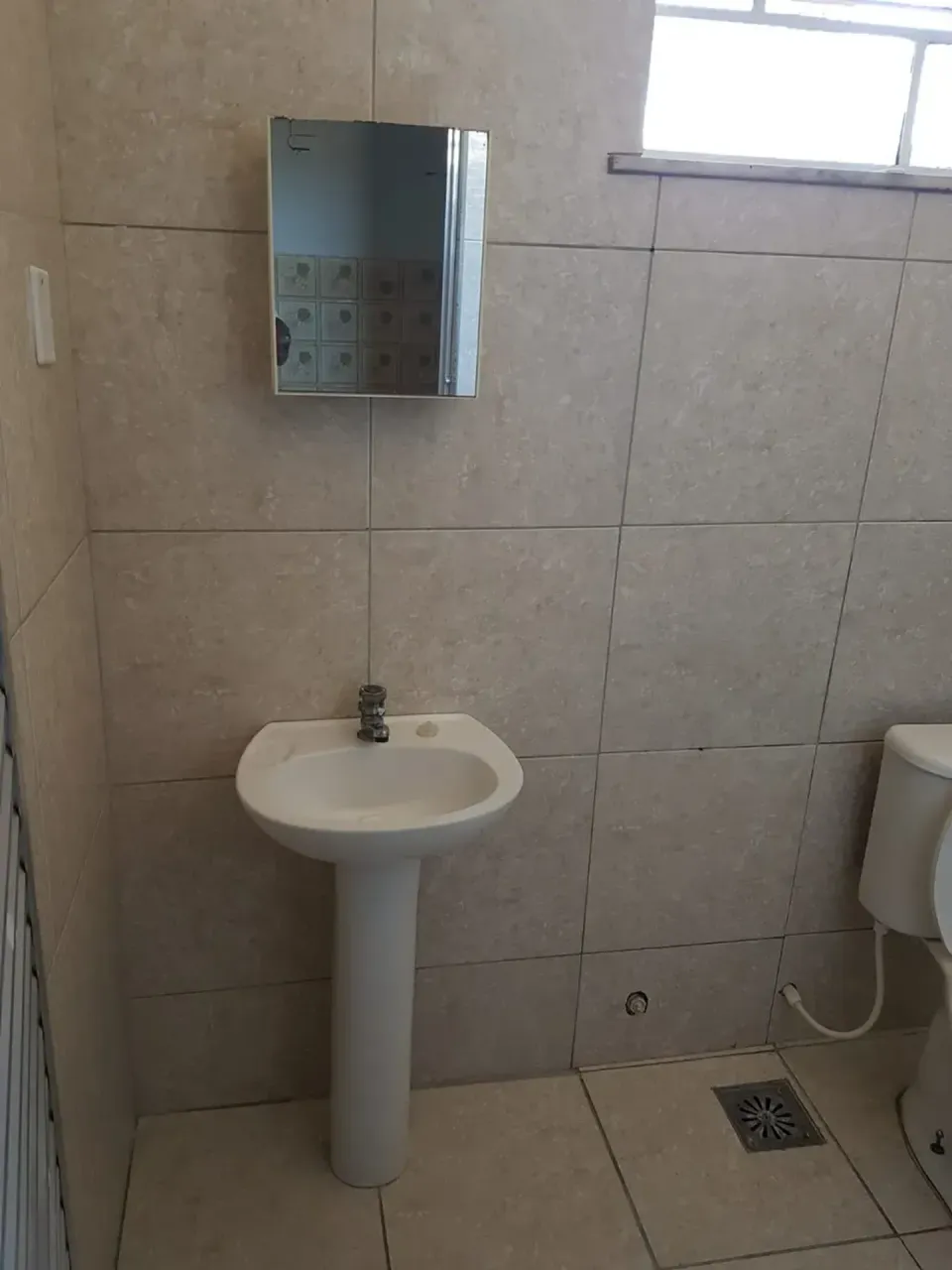 Unfurnished 2-bedroom apartment with ceramic floors — photo 5