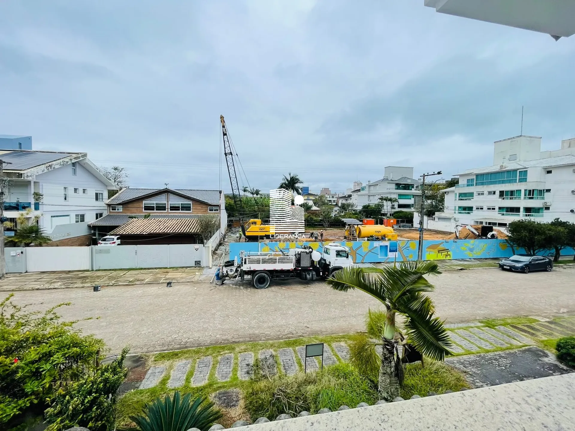 450 m² house with 4 bedrooms and a private garden — photo 25