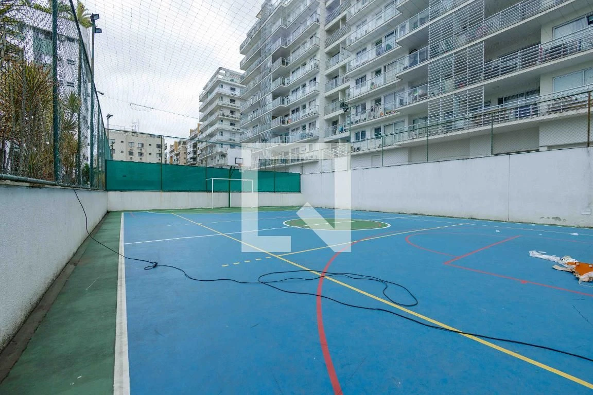 Rental apartment with 4 bedrooms and a glassed-in balcony — photo 49