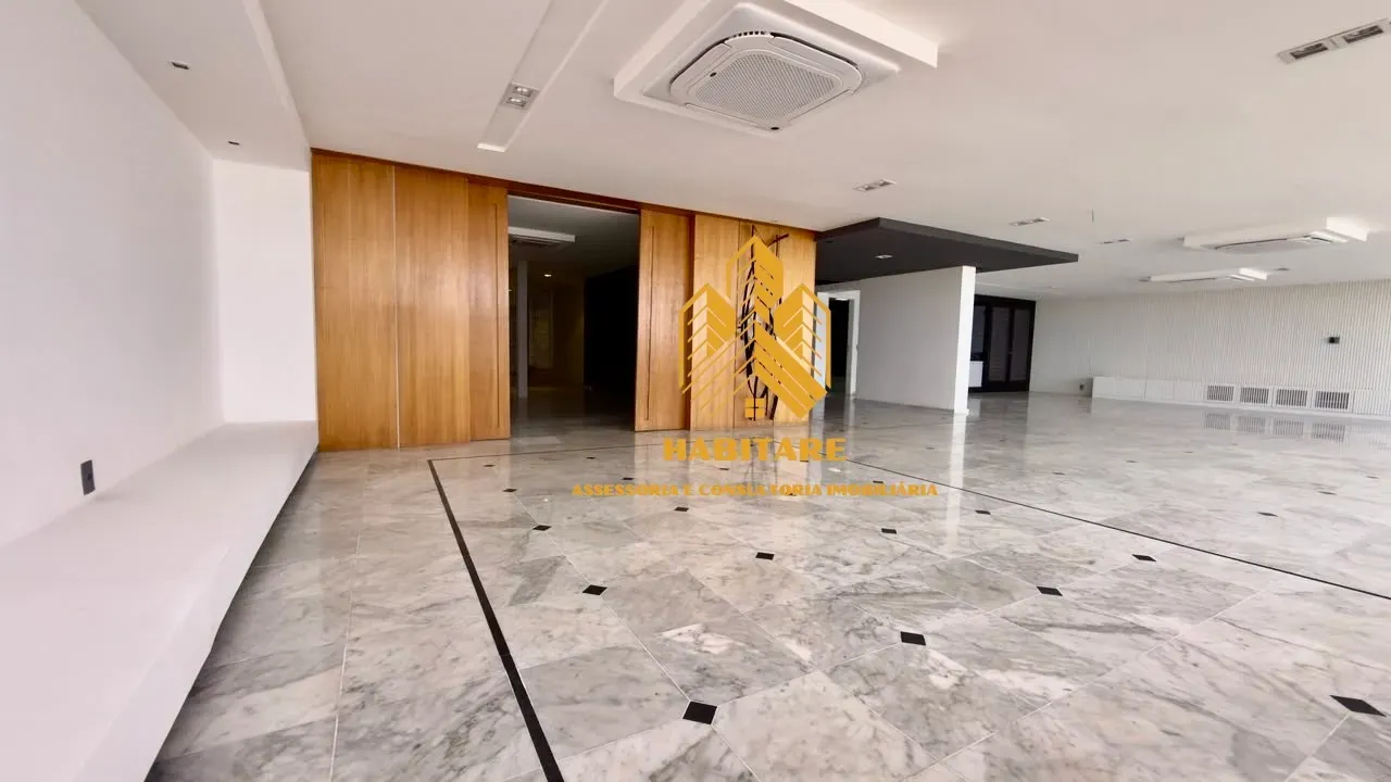 465 m² apartment with a water view and a bathtub — photo 21