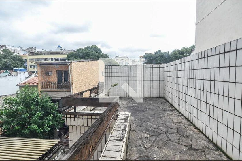 1000 m² house with 6 bedrooms and 1 en-suite — photo 6