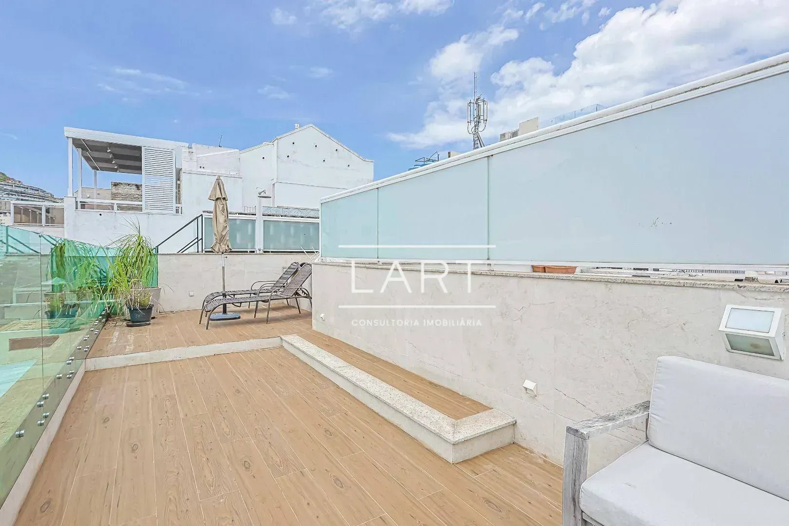 Apartamento com 4 dormitórios e 350 m²; área social ampla — photo 5