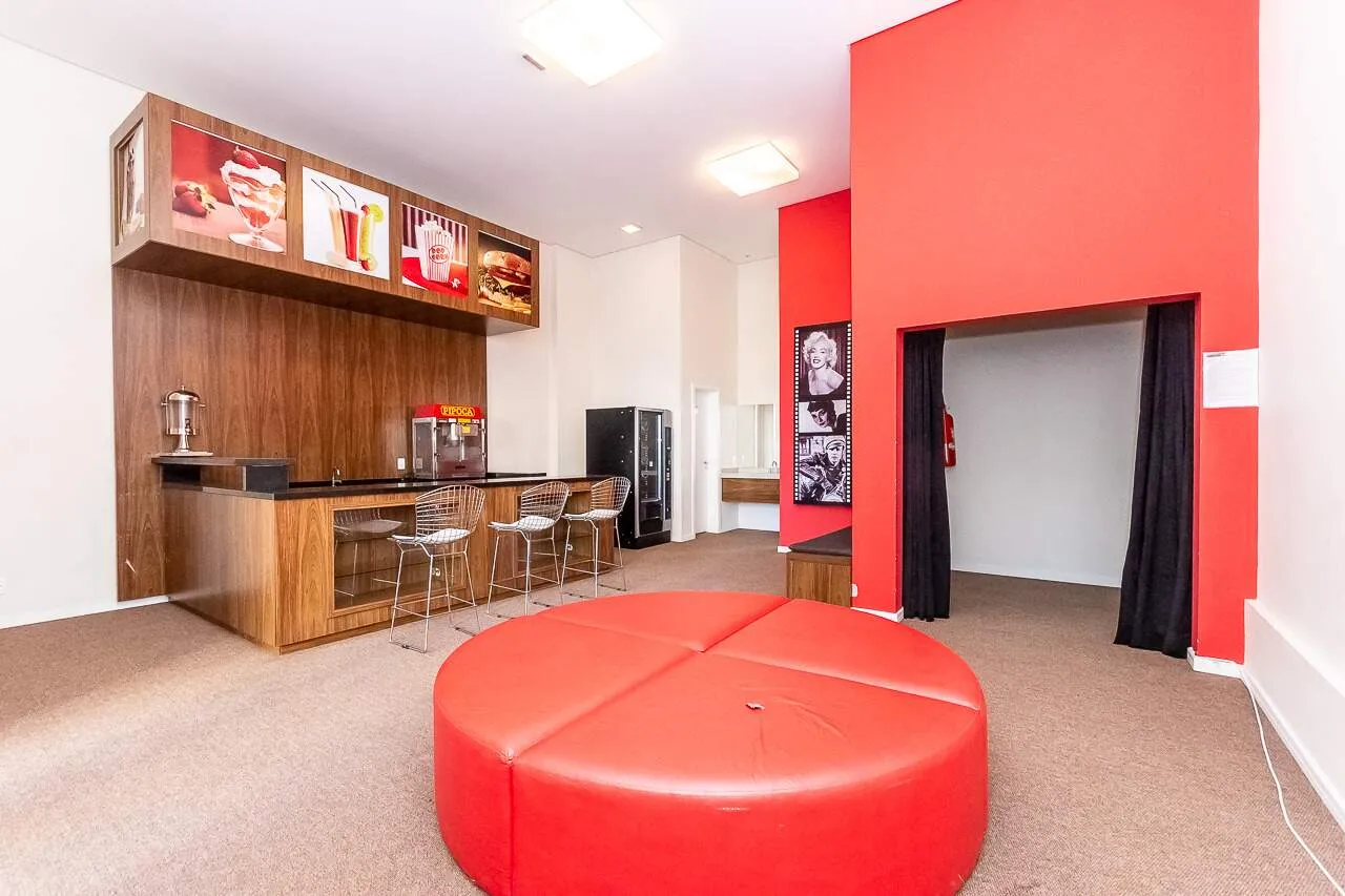 Apartment with open-plan kitchen and 4 bedrooms — photo 37