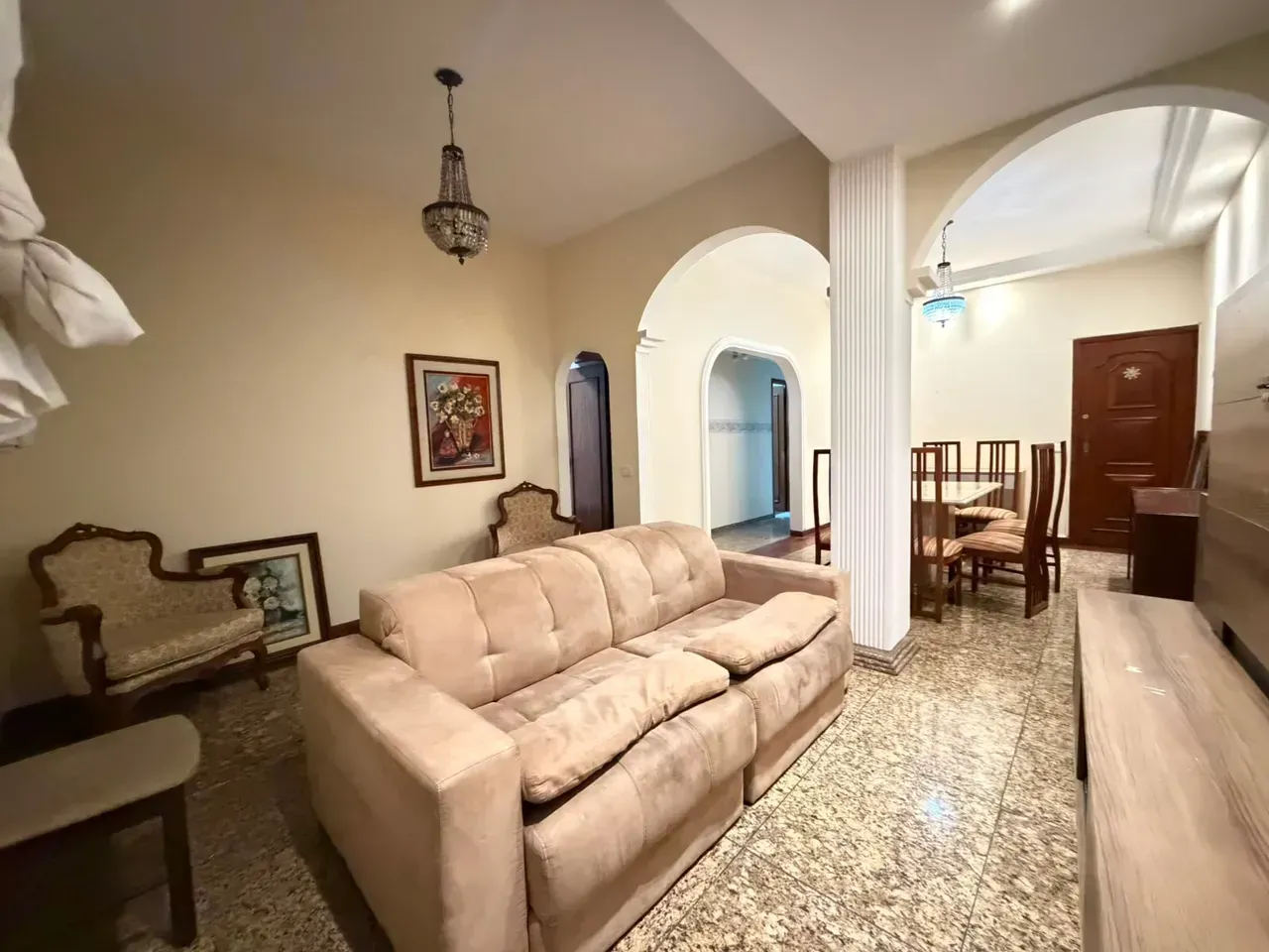 Apartamento de 90 m² com 2 quartos e 3 banheiros — photo 2