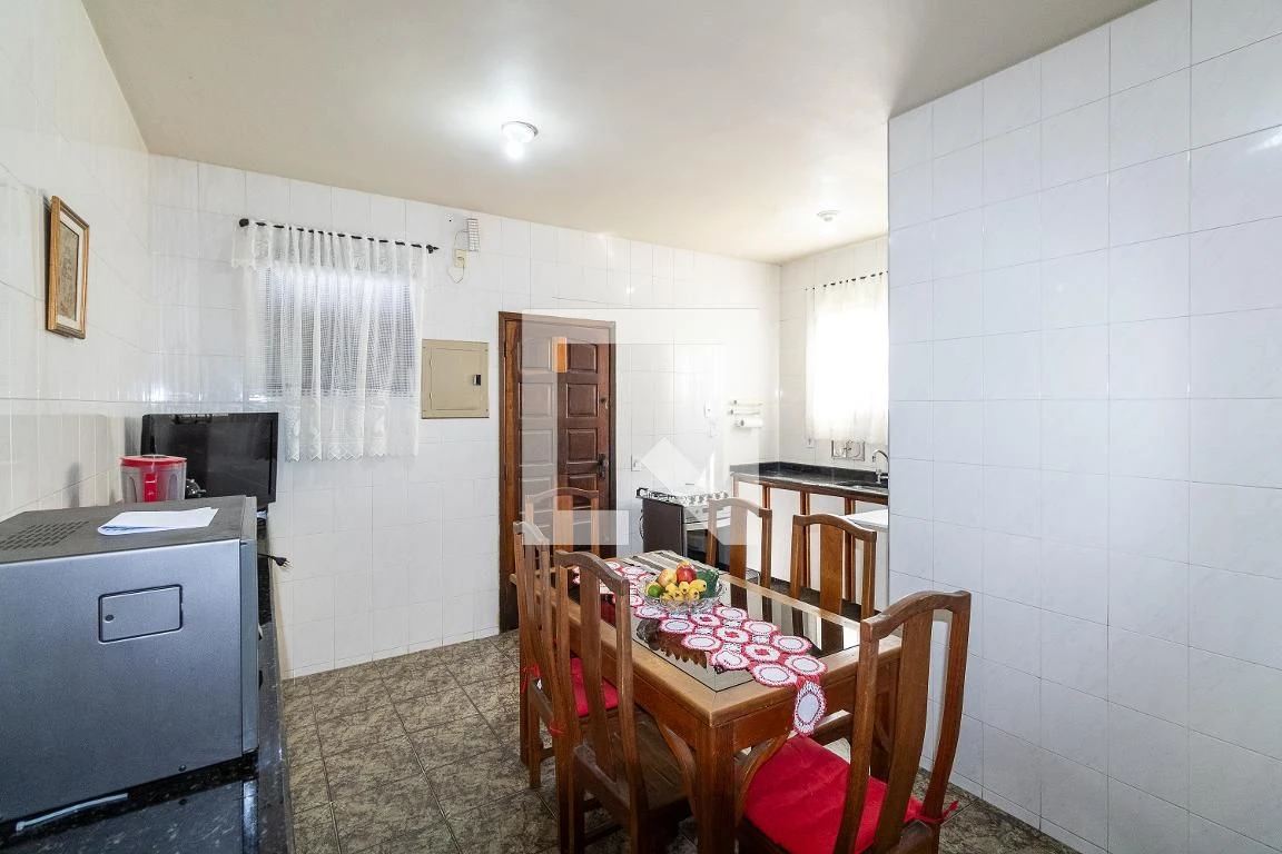 Casa de 2 andares com 238 m², 3 quartos e jardim — photo 60