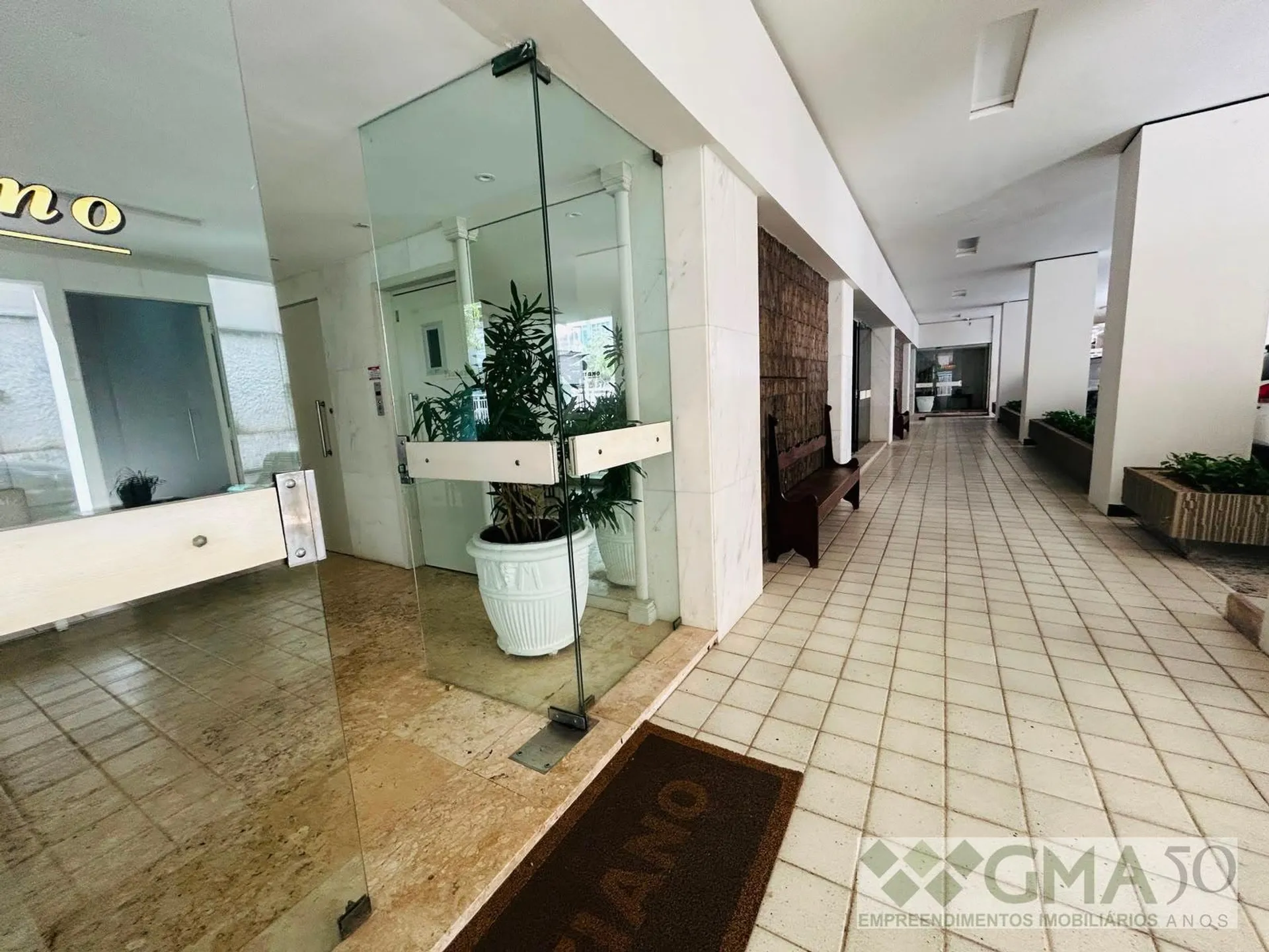 Rental apartment with 3 bedrooms and 3 bathrooms — photo 41