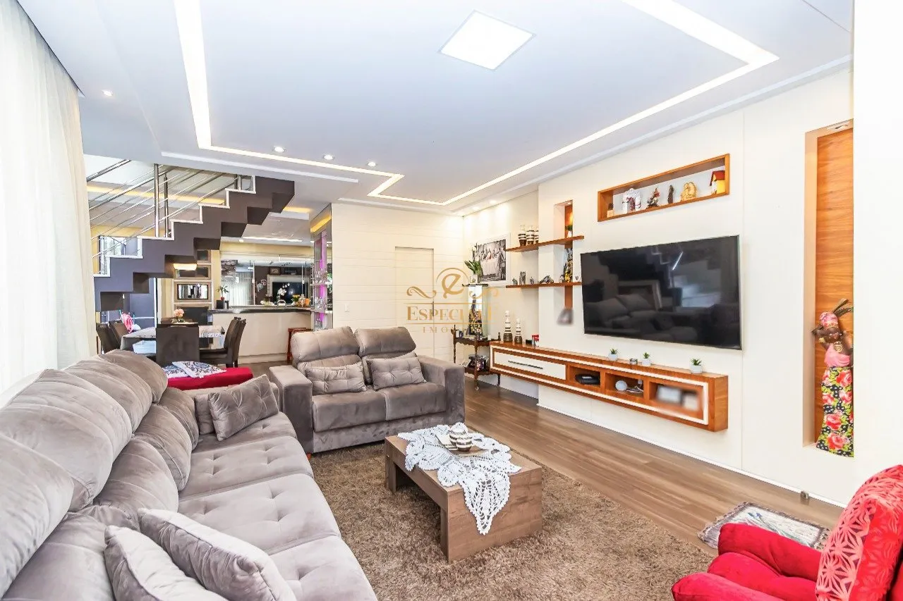 Furnished house with 4 bedrooms and open-plan kitchen
