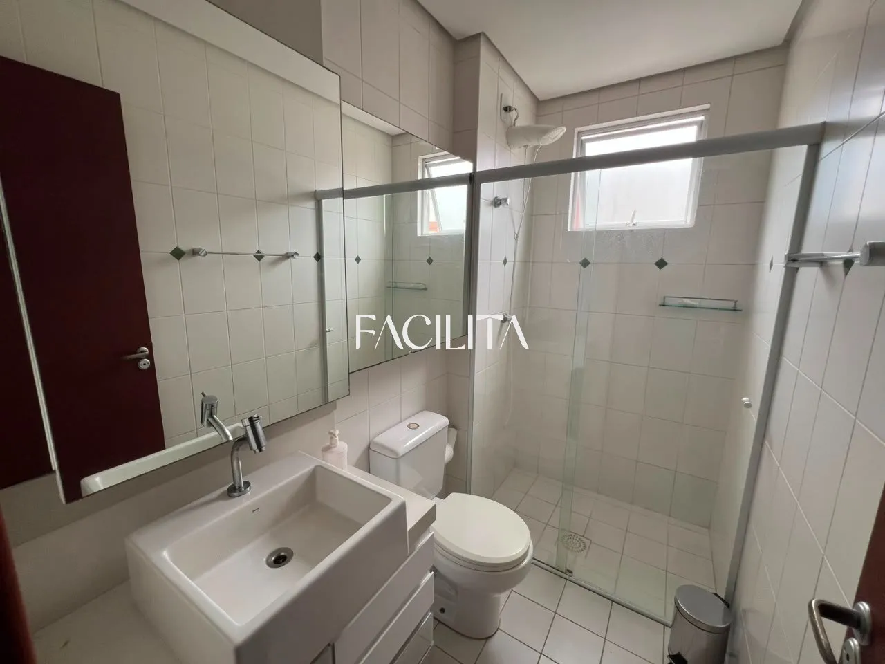 1st-floor apartment with 2 bedrooms and 1 en-suite — photo 12
