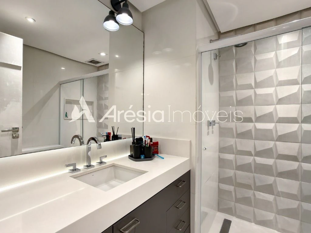Furnished apartment with 4 bedrooms and private BBQ area — photo 9