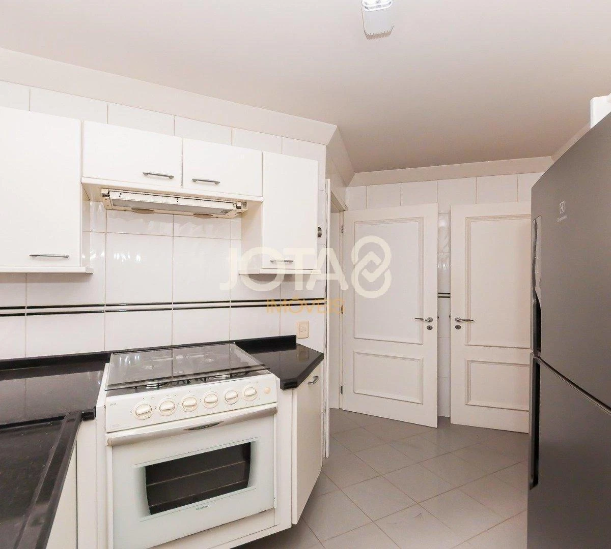 Apartment with 3 bedrooms, 1 en-suite and balcony — photo 15