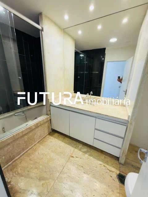 250 m² apartment with 4 bedrooms and 3 parking spots — photo 13