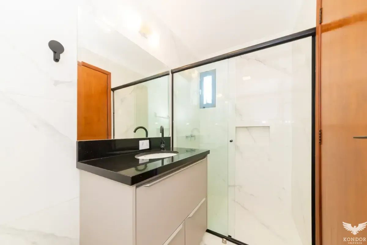 Two-story house with 230 m², 3 bedrooms and 4 baths — photo 77