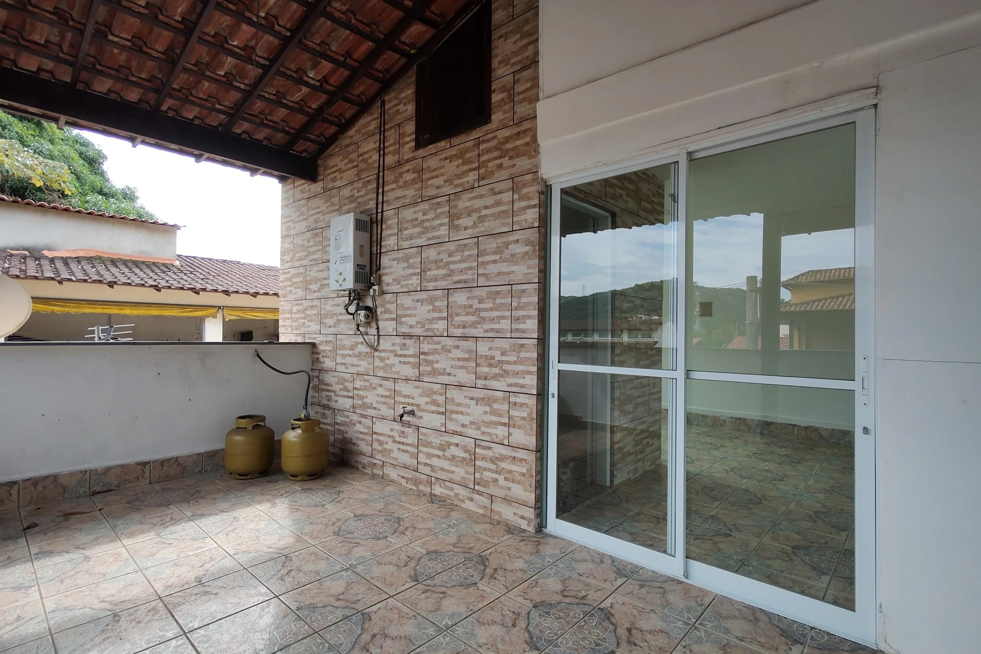 Furnished house with 4 bedrooms and a built-in balcony grill — photo 129