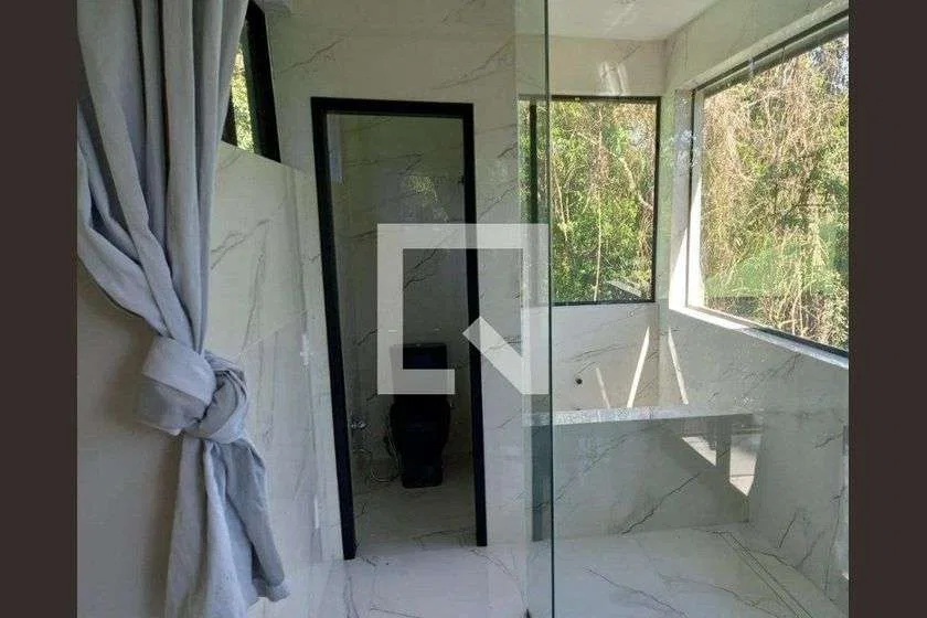 Casa com 5 quartos e cozinha em conceito aberto — photo 9