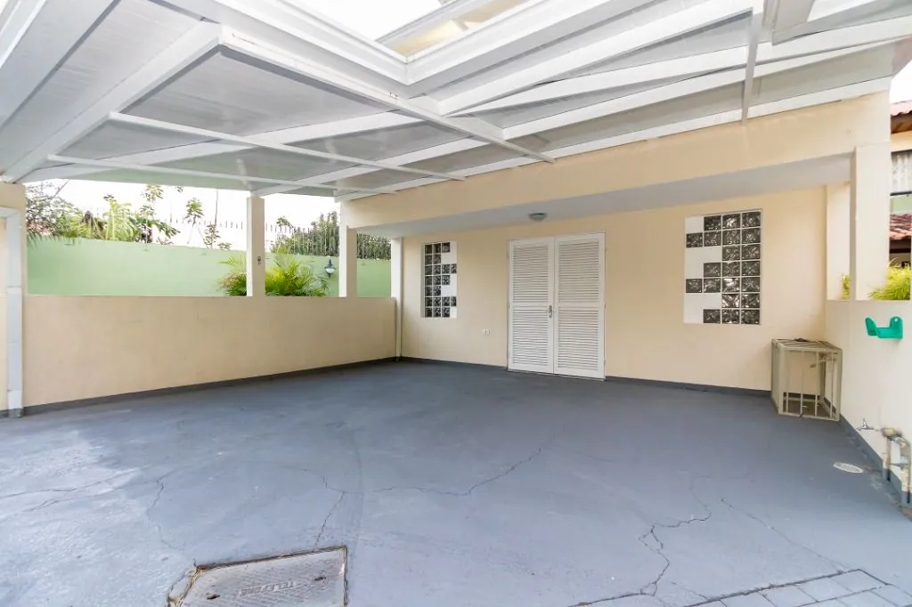 Unfurnished house with 4 bedrooms and 150 m² — photo 32