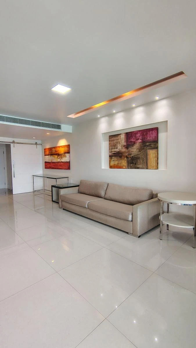Furnished 249 m² apartment with 3 en-suite bedrooms — photo 43