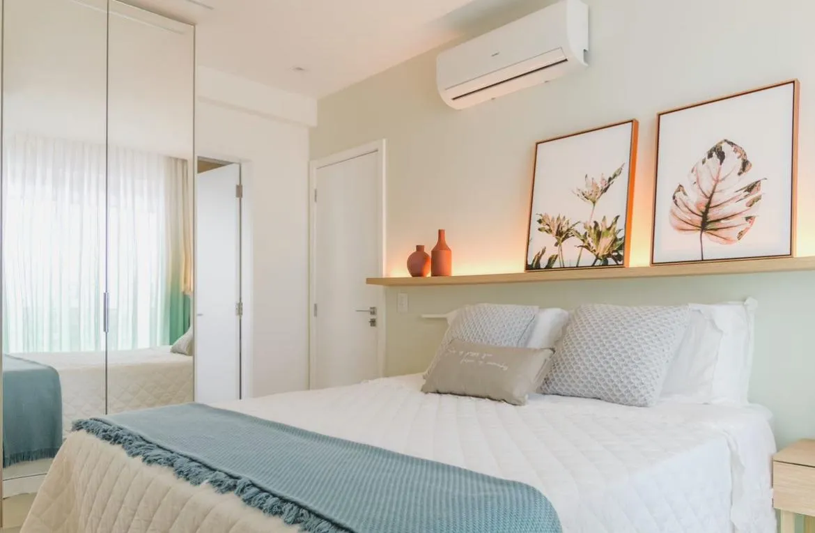 Furnished apartment, 80 m², with floor-to-ceiling windows — photo 18