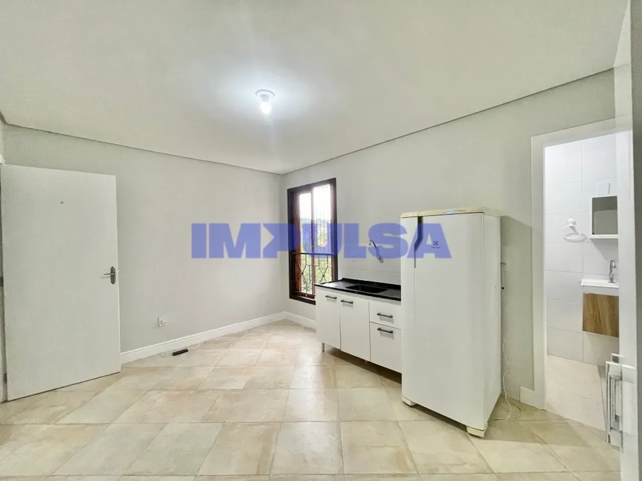 Studio with 1 bedroom en suite and 1 bathroom no parking — photo 6